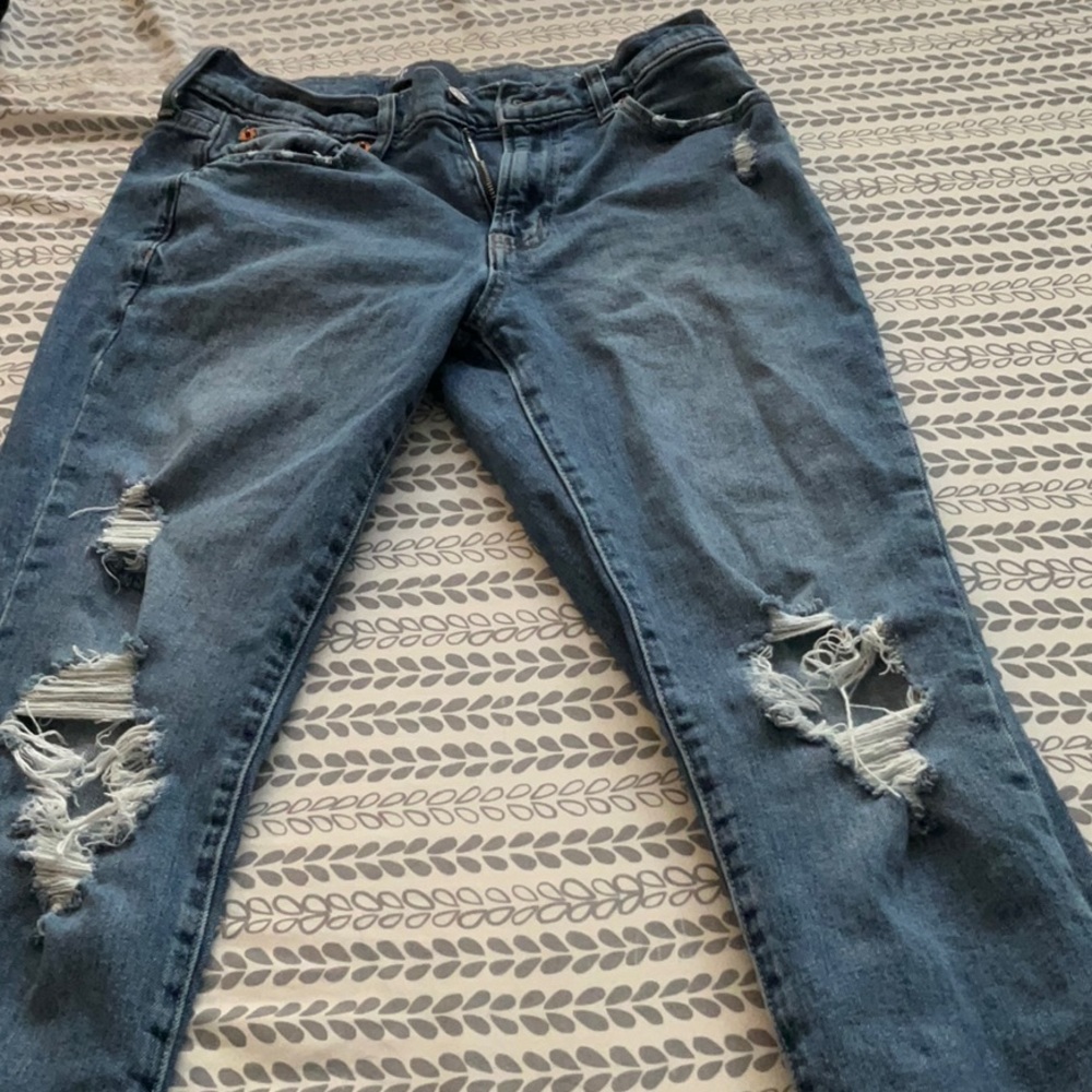 Low-rise girlfriend gap denim jeans